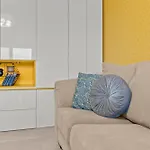 Poli Apartman *